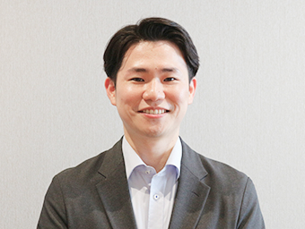 アソシエイト